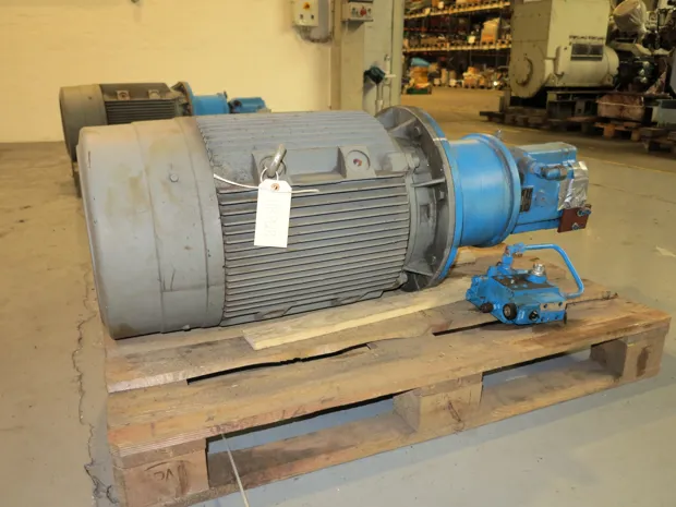 Image 2 of 4 - HP829