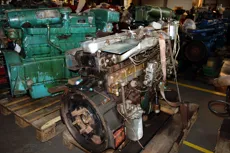 Isuzu - 6 cyl