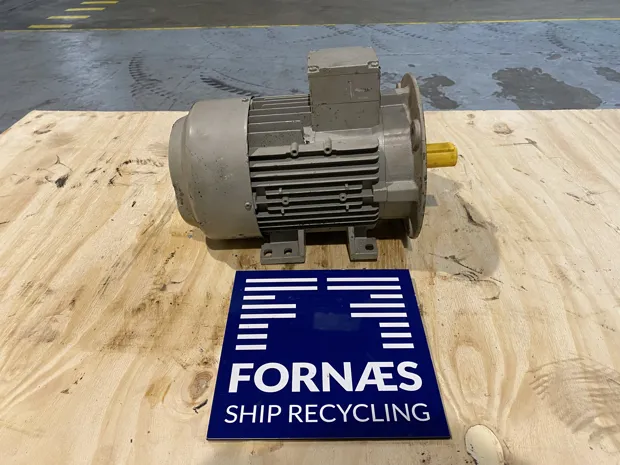 Image 3 of 5 - MEZ - 7AA90S04