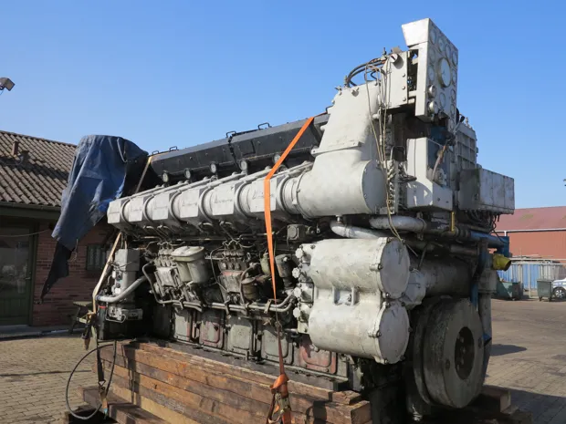 Image 7 of 7 - Deutz - SBV 12M 628