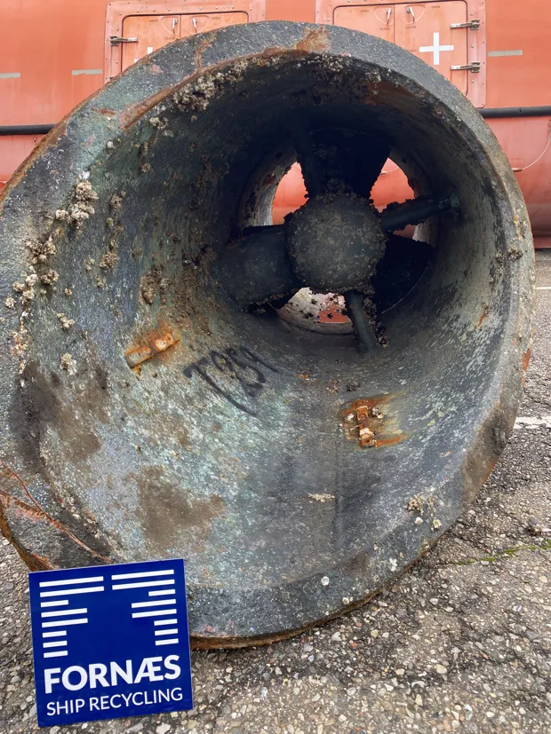 Image 2 of 4 - No plate