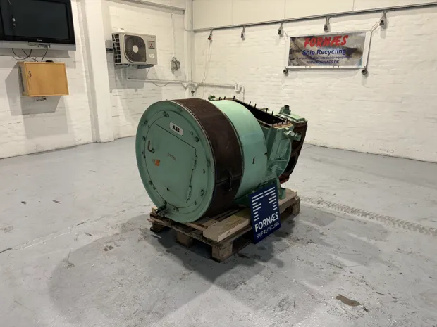 Image 2 of 9 - ABB - VTR304P11