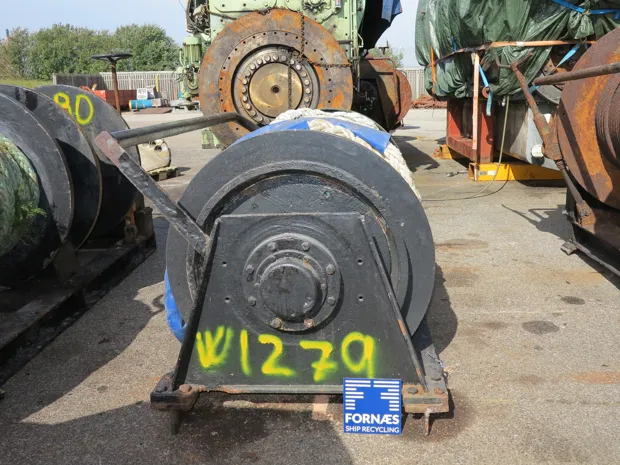 Image 3 of 6 - Trawl winch