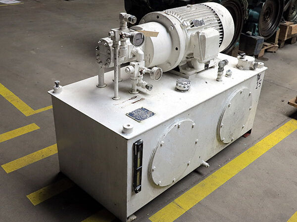 Hydraulic power units / Hydraulikstationer
